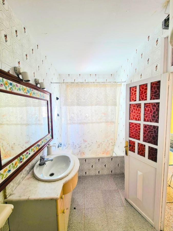 Aparthotel La Traviata - Buñol Esterno foto